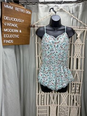 Victoria's Secret Mint Green Floral Lace Romper | XS